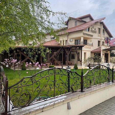 Hotel Parc Tecuci Exteriör bild