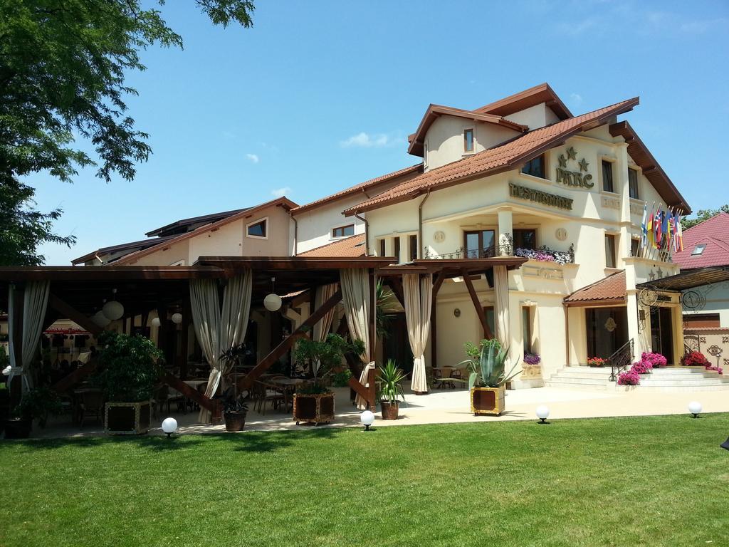Hotel Parc Tecuci Exteriör bild